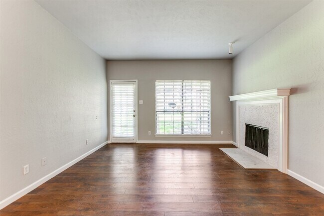 Building Photo - 3140 Devonshire Dr