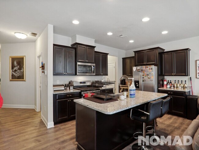 Foto del edificio - 3 Bedroom Townhome in Atlanta