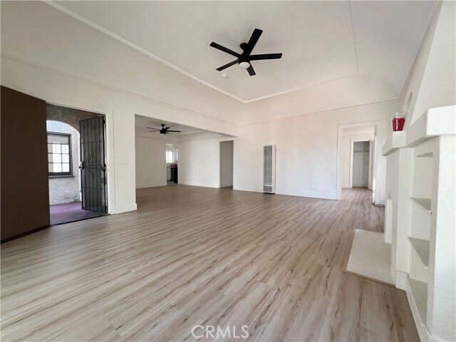 Building Photo - 2527 Cedar Ave