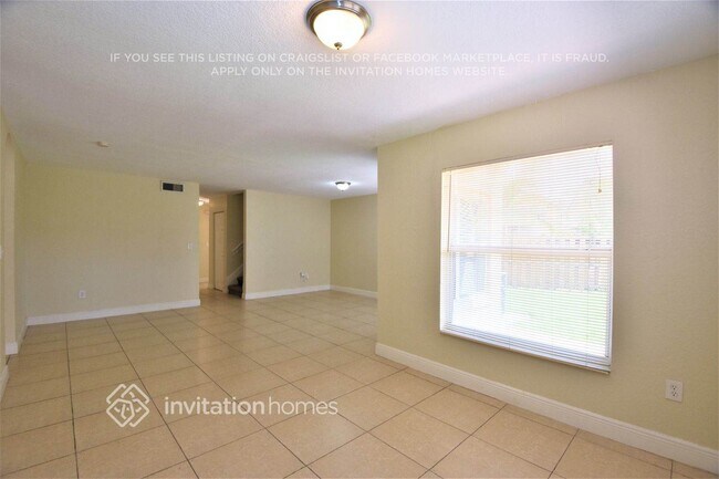 Foto del edificio - 1095 SW 135th Pl