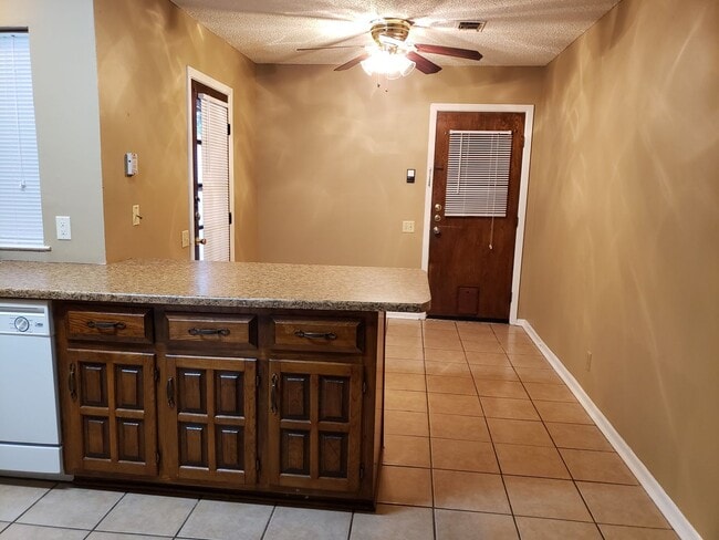 Foto del edificio - 3410 Reno Dr