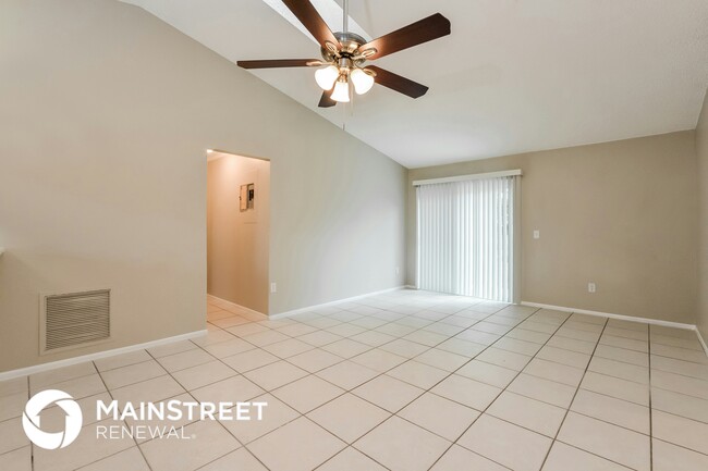 Building Photo - 2714 Waco Dr E