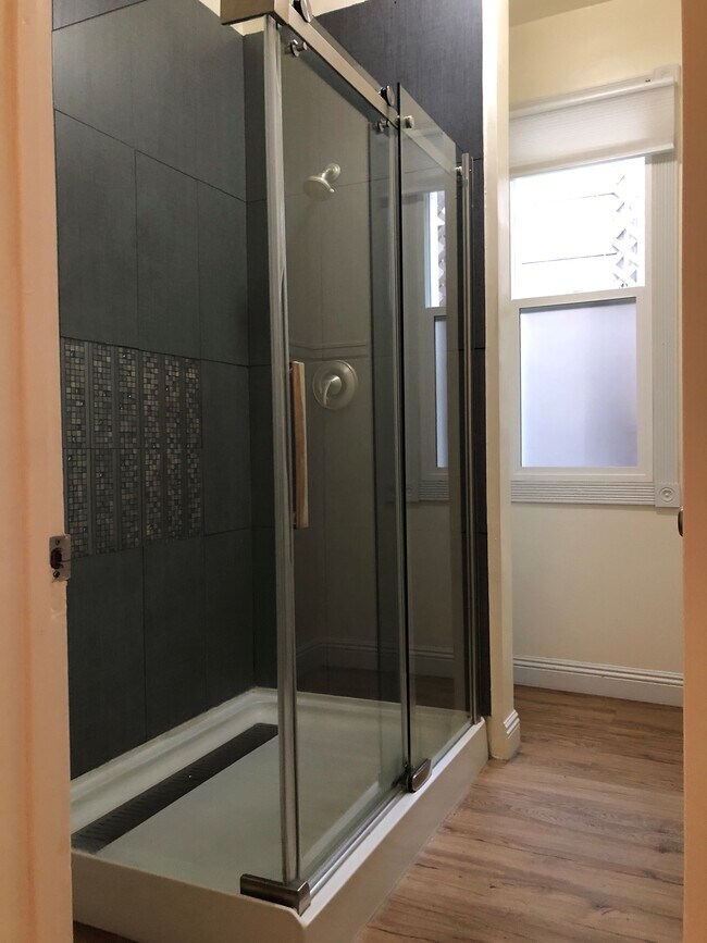 Baño - 519 Valencia St