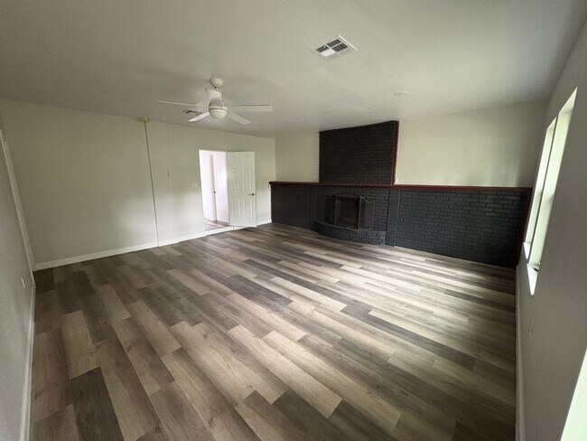 Foto del edificio - 300 SW 73rd Street Rd