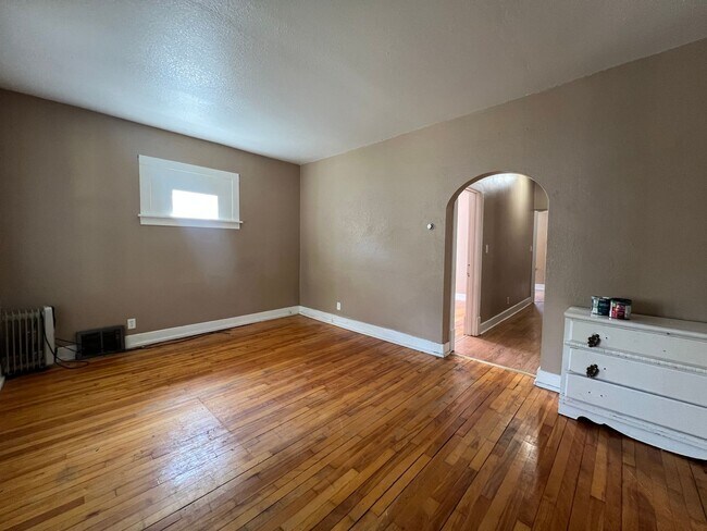 Building Photo - 926 2nd St NW