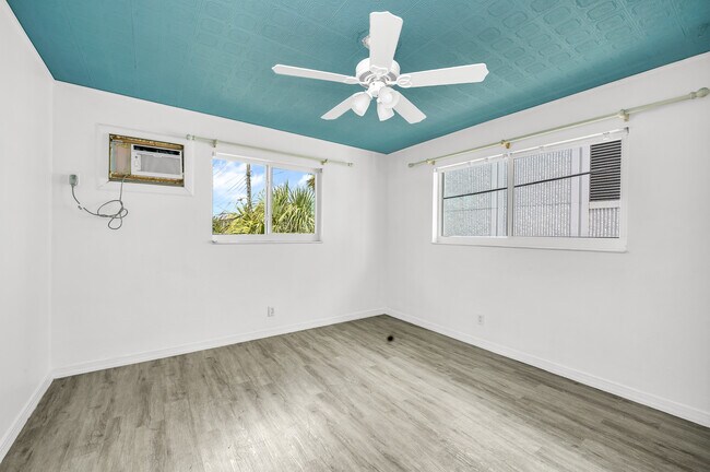 Building Photo - 616 unit 13