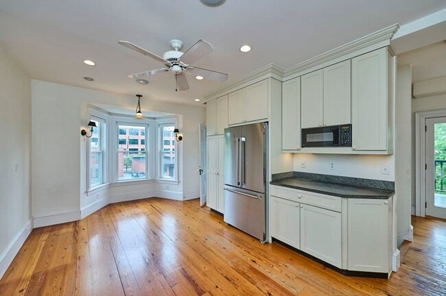 Photo - 16 Indiana Ter Townhome