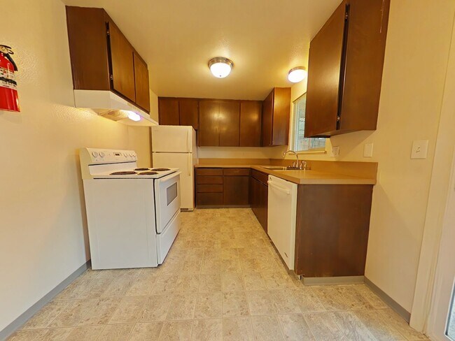 Foto del edificio - 2 Bedroom Apartment ~ Near 9th Street ~ Small Pet Friendly