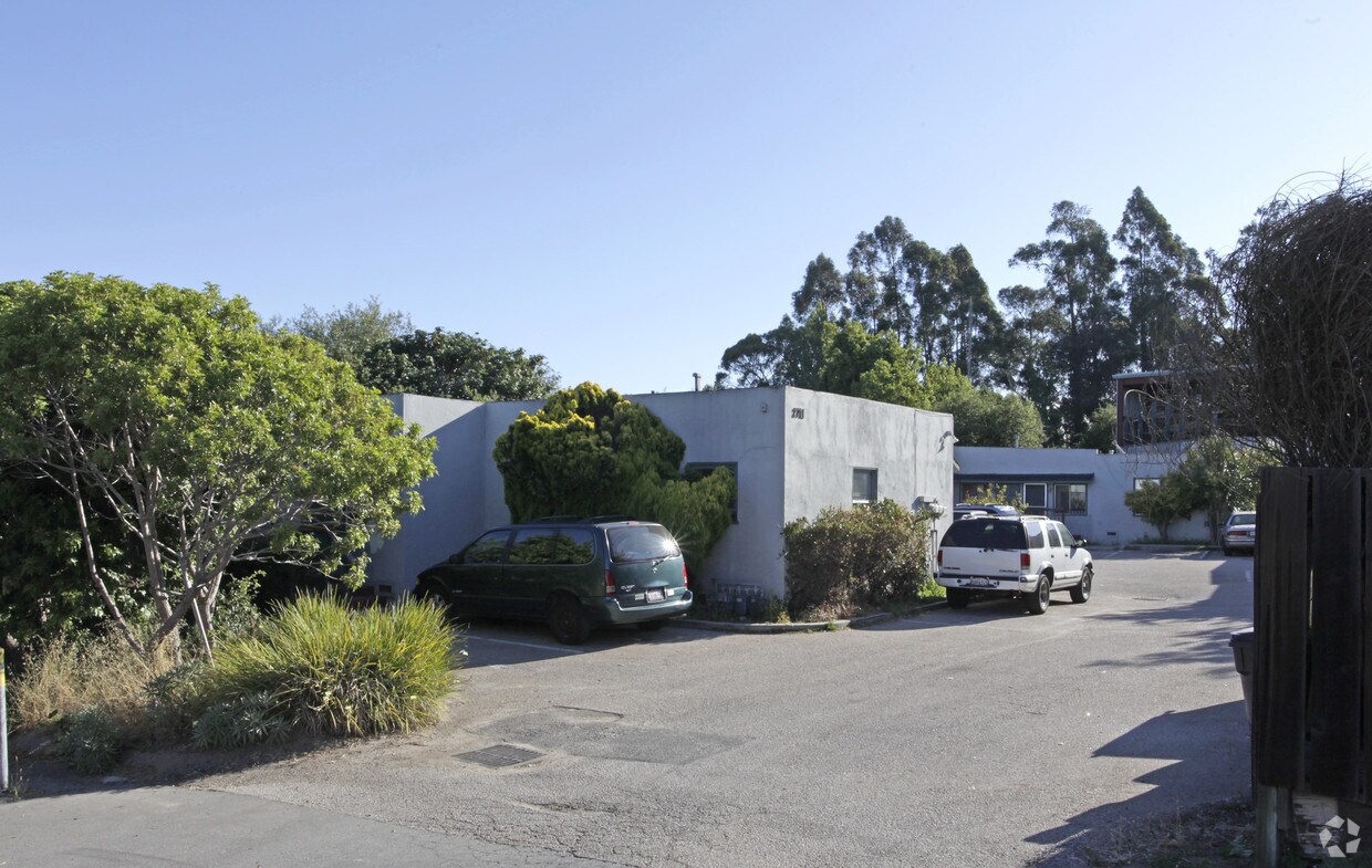 Foto del edificio - 2711 Soquel Ave