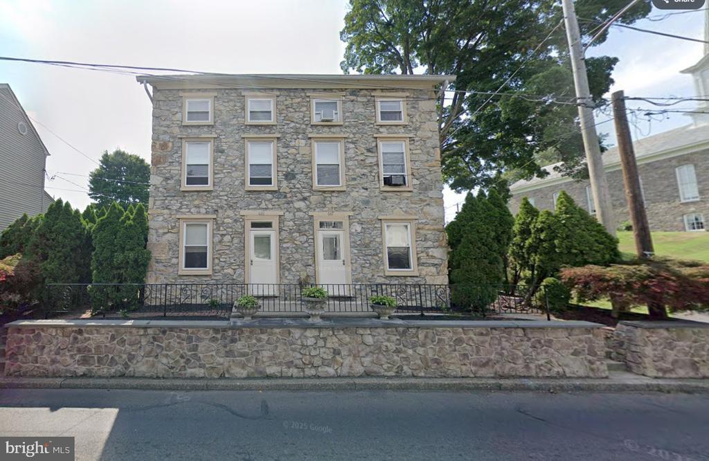 Foto principal - 667 Easton Rd