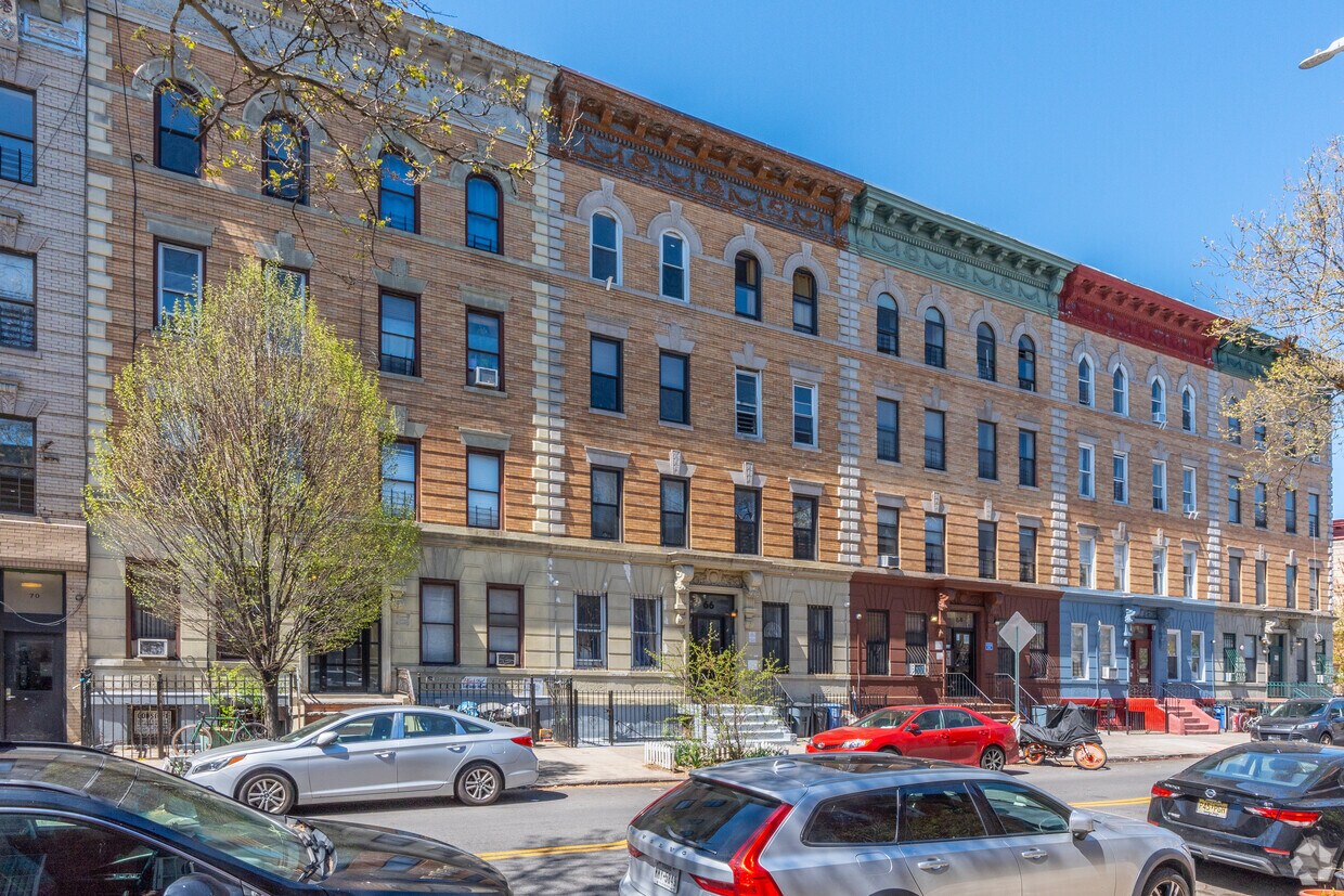 Building Photo - 66 Patchen Ave