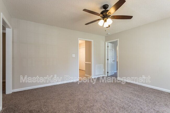 Foto del edificio - 1021 Amber Acres Ln