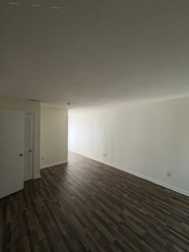 Foto del edificio - 356 Camp Jordan Rd