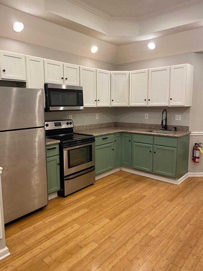 Kitchen - 1912 W Berks St