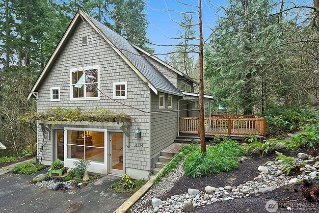 Building Photo - Bainbridge home for rent in magical setting.