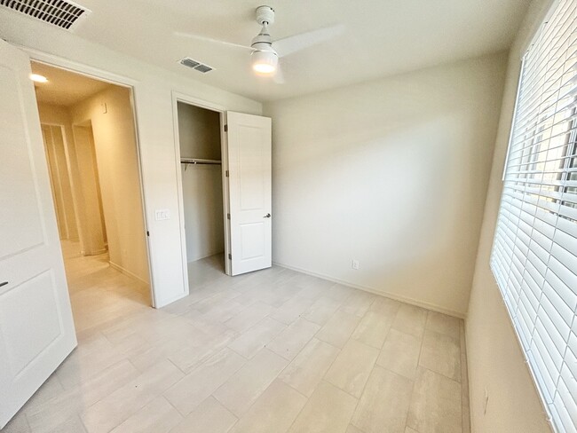 Foto del edificio - 13531 W Calle de Baca