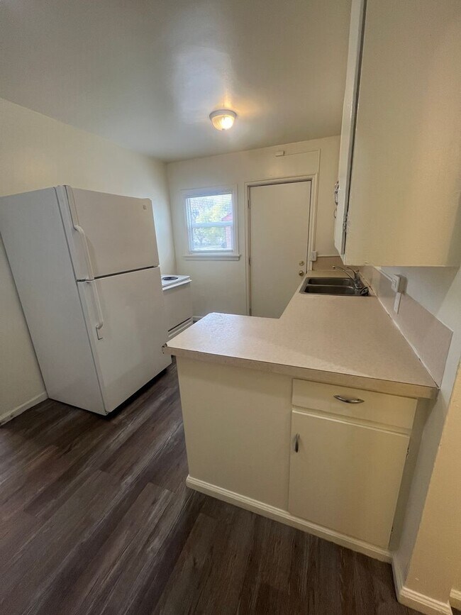 Foto del edificio - 1024-1026 E Bridger St