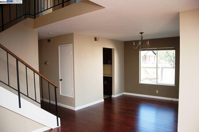 Building Photo - 4253 Othello Dr