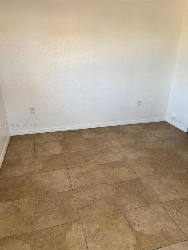 Building Photo - 3 bedroom in North Miami FL 33162