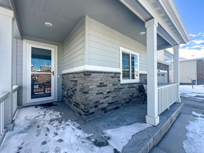 Building Photo - Grand 6bd 4ba Crystal Valley home with an in-law suite!!!