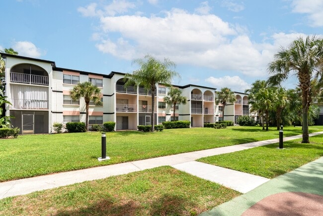 Building Photo - The Lenox Apartments