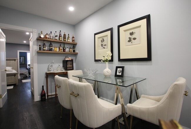 Building Photo - 60-30 Putnam Ave