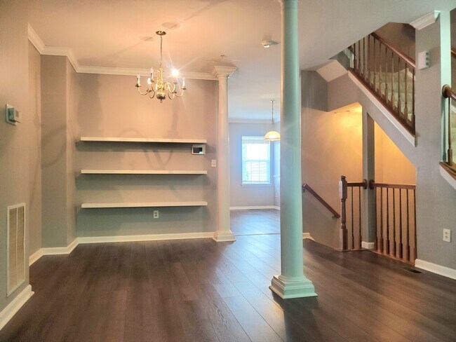 Foto del edificio - 9705 Tulip Tree Dr