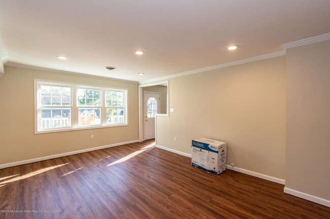 Building Photo - 237 Twin Lakes Blvd