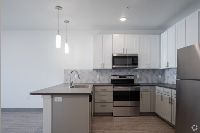 1BR, 1BA - 715SF - The Overland