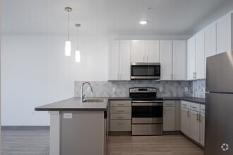 1BR, 1BA - 715SF - The Overland