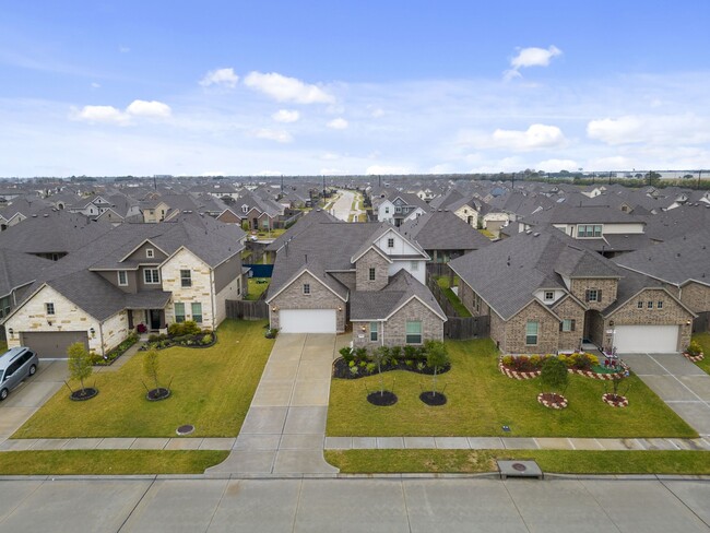 Building Photo - 3704 Field Coast Ln