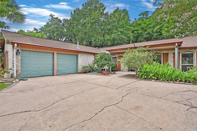 Building Photo - 2302 Briarport Dr