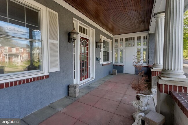 Building Photo - 4727 Browning Rd