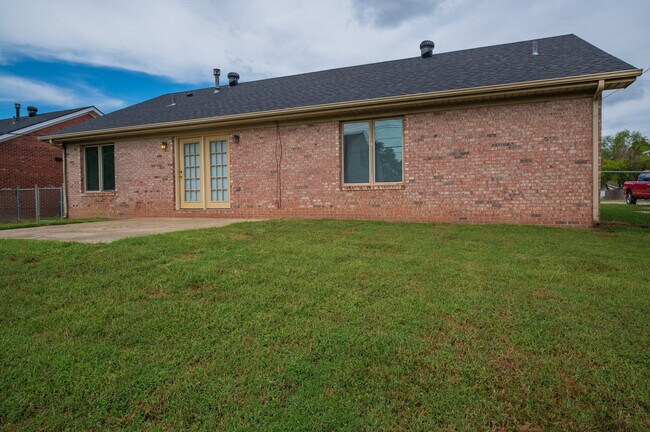 Foto del edificio - 3500 Deer Trl