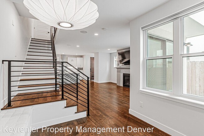 Building Photo - 3 br, 4 bath House - 415 Harrison St