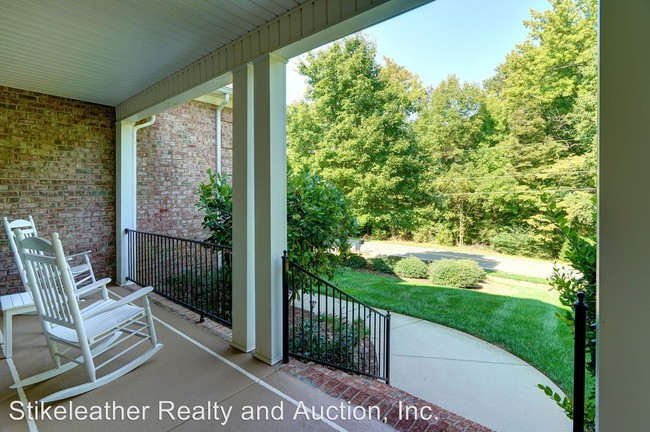Building Photo - 4 br, 3.5 bath House - 268 Indian Trail
