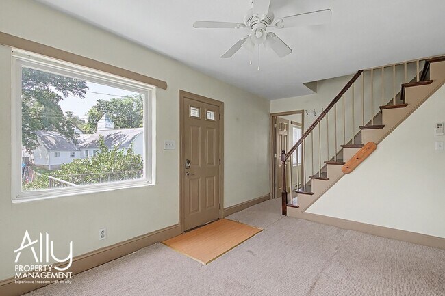 Foto del edificio - 2550 Woodland Dr