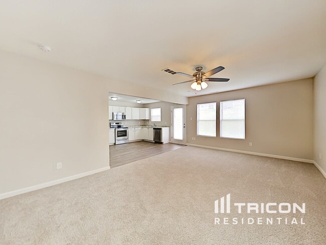 Building Photo - 908 Littleton Dr