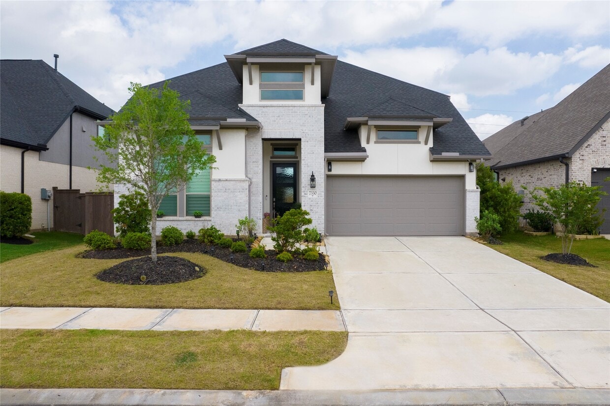 Foto principal - 7330 Lagrange Pt