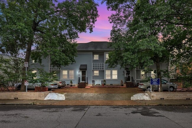 Photo - 2135 Acklen Ave Apartment