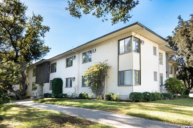 Building Photo - 1806 Tamerlane Dr