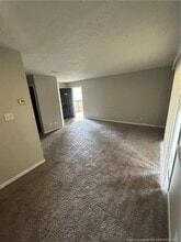 Building Photo - 909 Applewood Ln