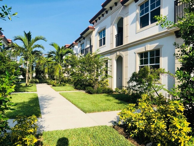 Photo - 14426 Emerald Pl Wy House