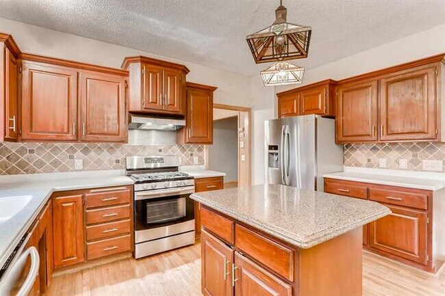 Foto del edificio - 9931 Evergreen Ave N, Brooklyn Park, MN, 5...
