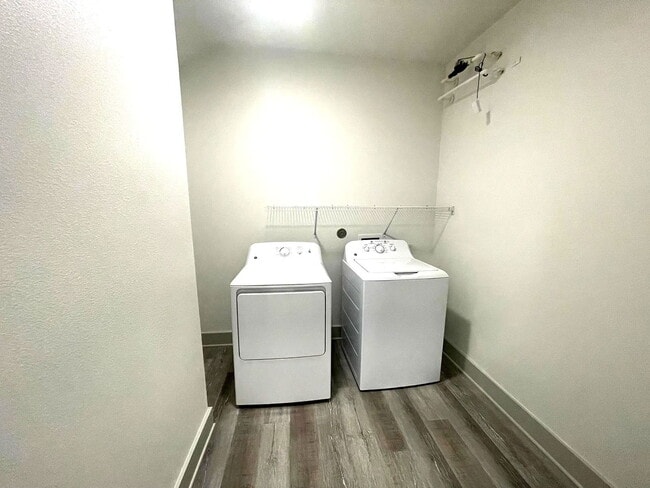 Foto del edificio - 8010 Blue Goose Rd