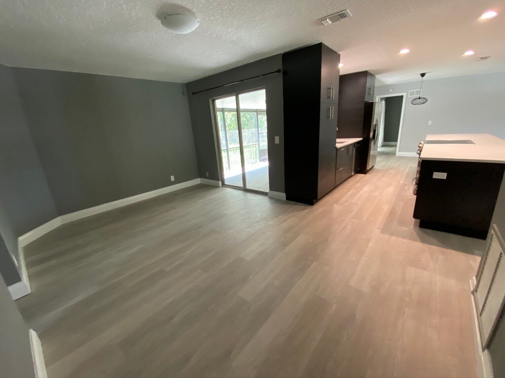 Lounge - 8625 E Beechfern Ln