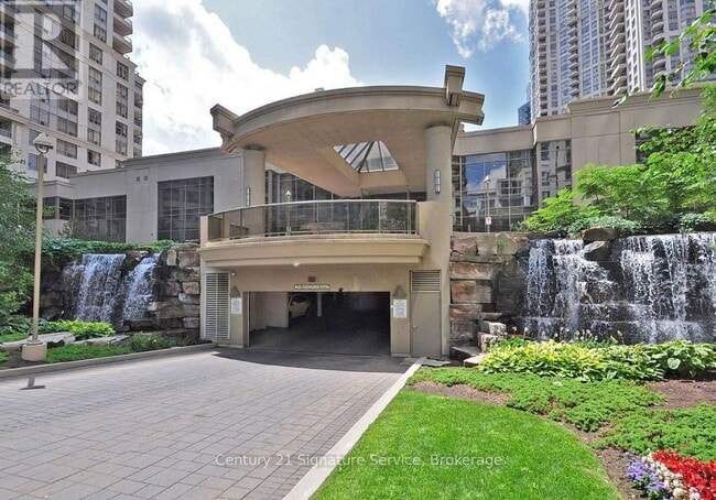 Building Photo - 3880 Duke of York Blvd