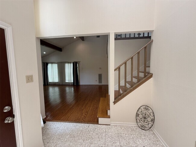 Foto del edificio - 13103 Holston Hills Dr