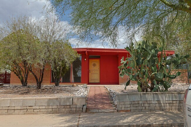 Foto del edificio - 618 N Medford Dr