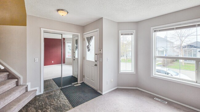Photo du bâtiment - 171 Taravista St NE
